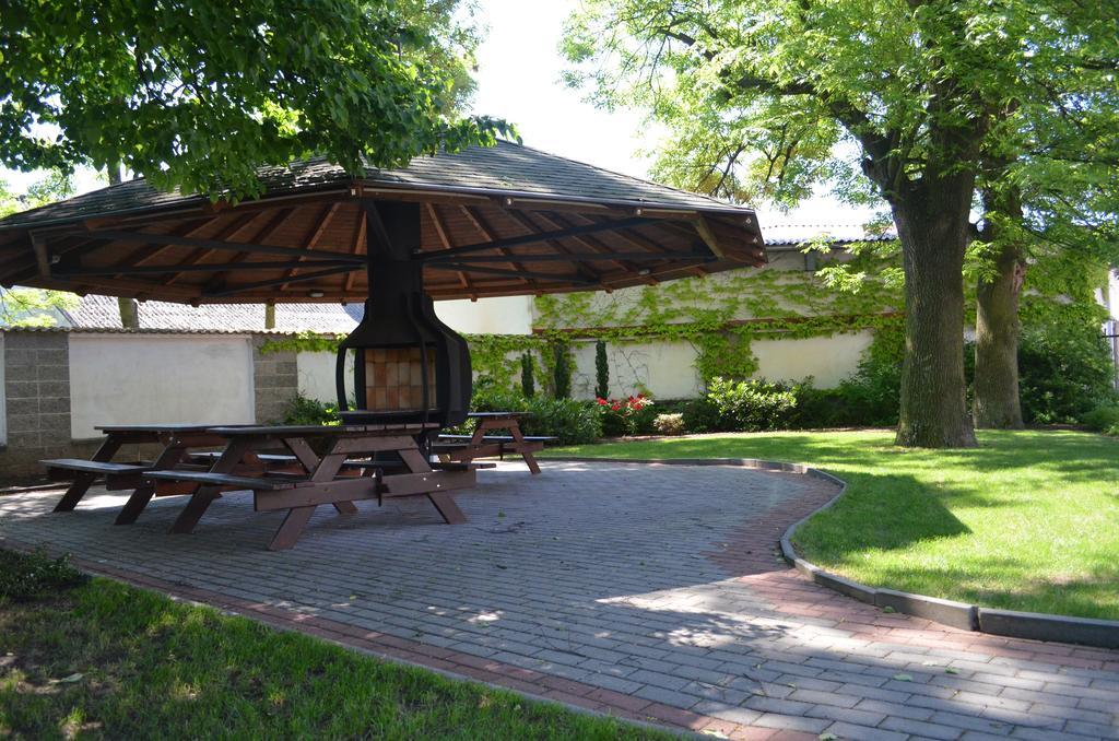 Hotel Na Statku Neprevazka Экстерьер фото